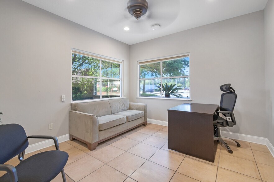 More Photos Of 1555 Kingsley Ave, Orange Park Office For Lease