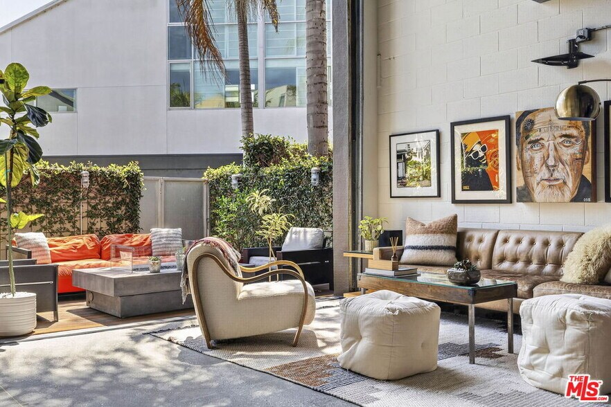 Primary Photo Of 2120 Narcissus Ct, Venice Office For Sale