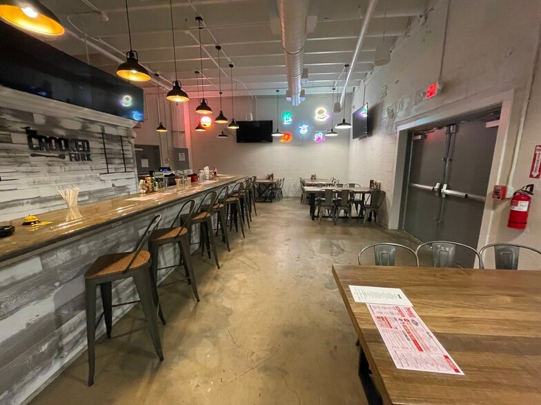 More Photos Of 24 E Magnolia Ave, Eustis Storefront For Lease