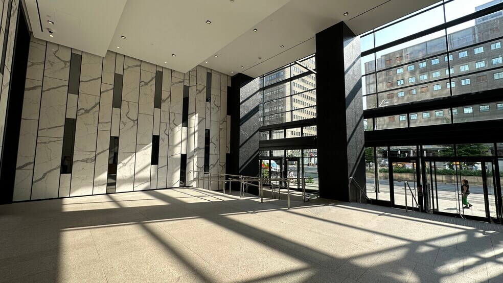 More Photos Of 480 University Ave, Toronto Office For Lease