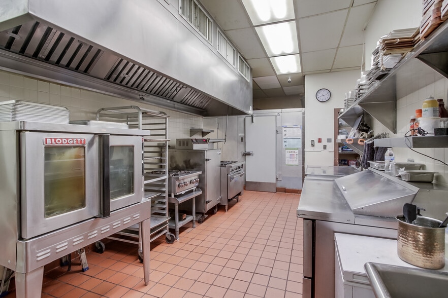 More Photos Of 110 Civic Center Dr, Vista Office For Sale