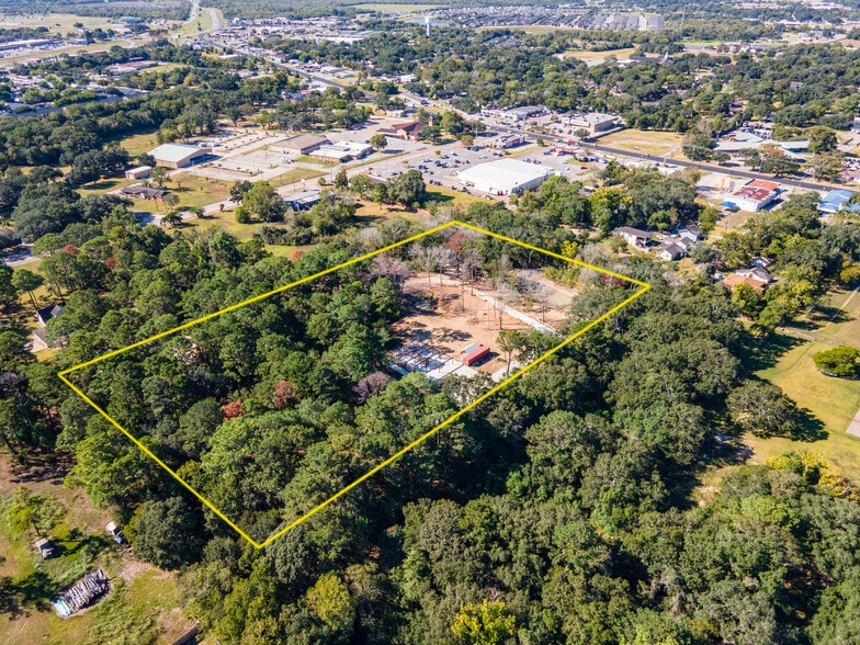 More Photos Of 225 Foster Street, Alvin Land For Sale