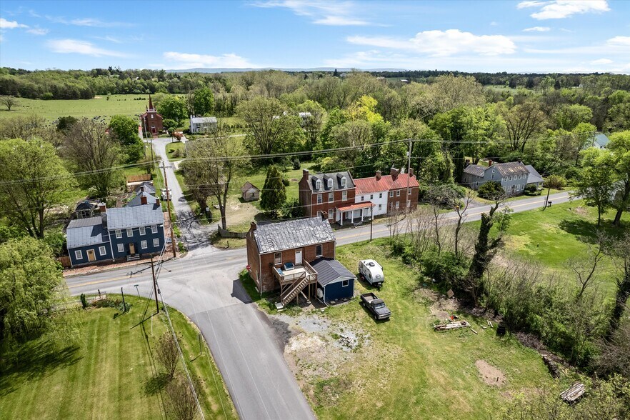 More Photos Of 7211 Queen St, Middleway Flex For Sale