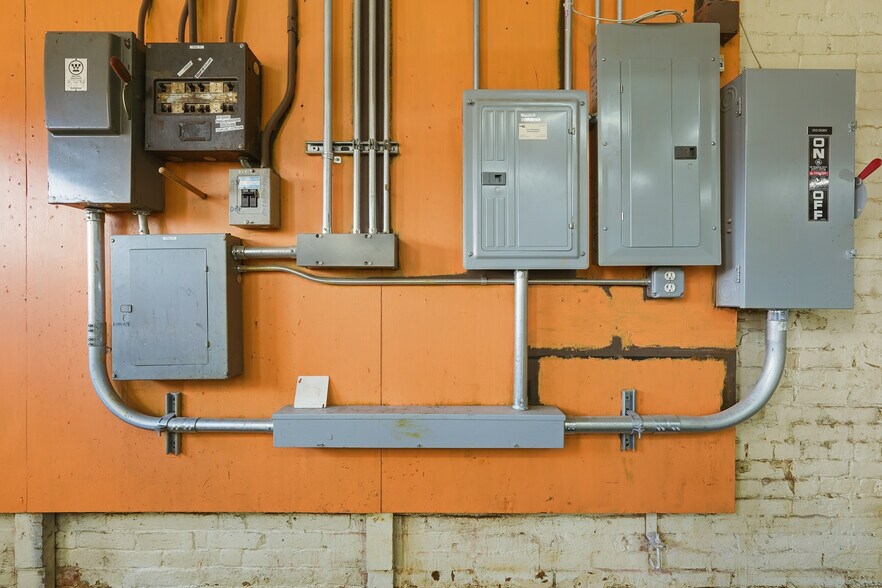 More Photos Of 420 Dwight St, Holyoke Manufacturing For Lease