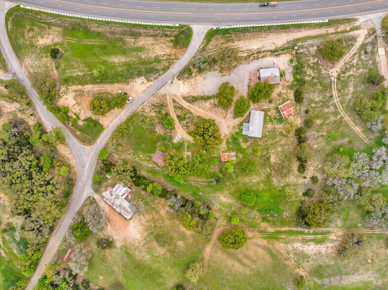 More Photos Of 123 Rocky Rd, Hye Storefront Retail Residential For Sale