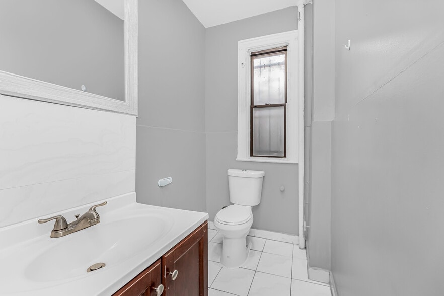 More Photos Of 3910 White Plains Rd, Bronx Storefront Retail Office For Sale