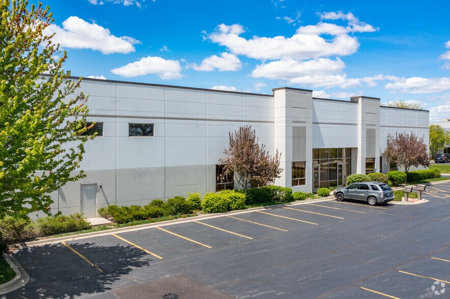 More Photos Of 2380 Vantage Dr, Elgin Warehouse For Lease