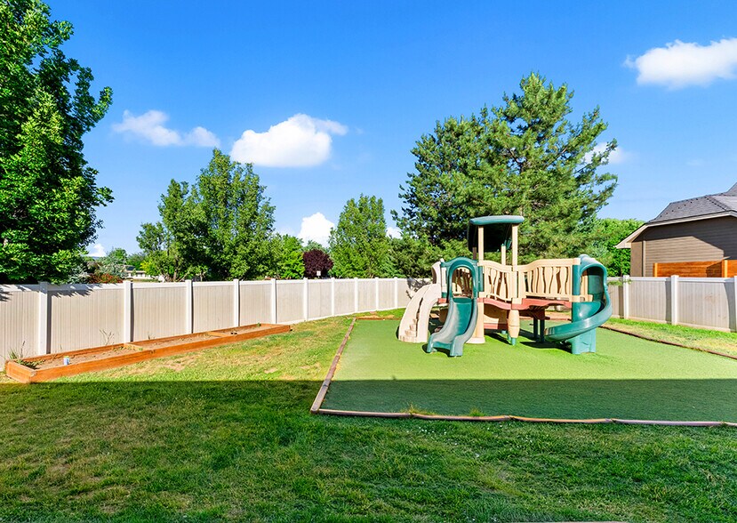 More Photos Of 1463 E Star Dr, Meridian Daycare Center For Sale