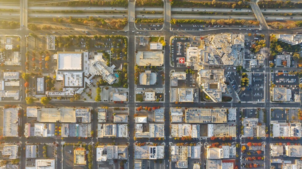 More Photos Of 100 Willow Plz, Visalia Medical For Sale