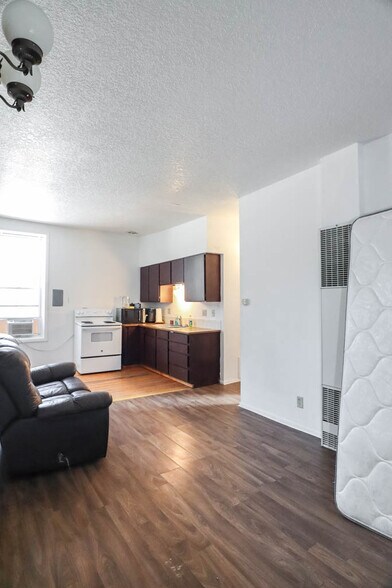 More Photos Of 16 N Main St, Payette Storefront Retail Residential For Sale