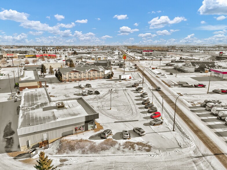 More Photos Of 1276 Trans Canada Way SE, Medicine Hat Showroom For Sale