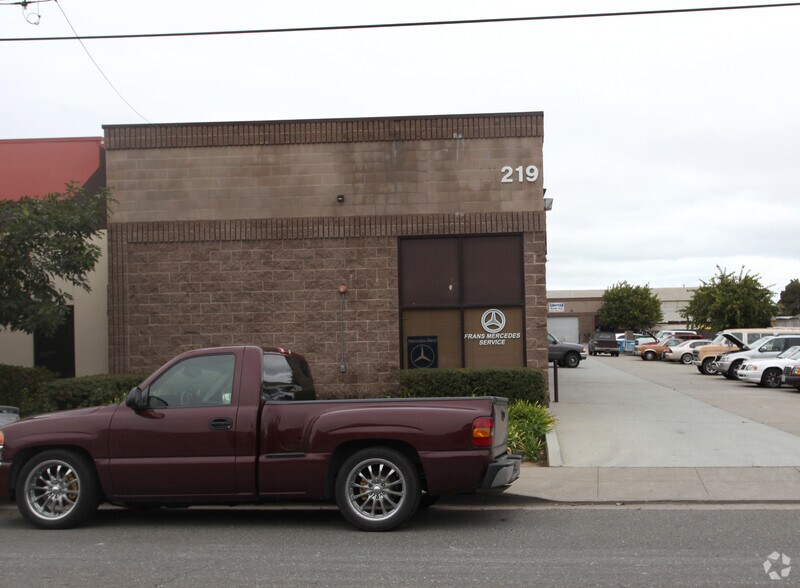 More Photos Of 219 Old County Rd, San Carlos Service For Lease