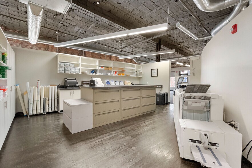 More Photos Of 241 N Pennsylvania St, Indianapolis Loft Creative Space For Lease