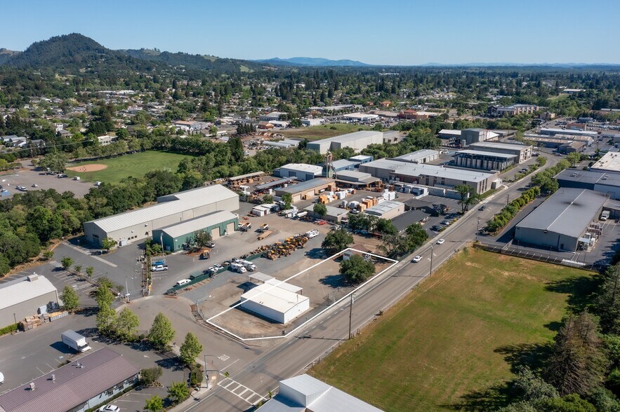 More Photos Of 1480 Grove St, Healdsburg Office For Lease