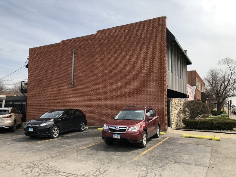 More Photos Of 512 Higgins Rd, Park Ridge Office For Lease