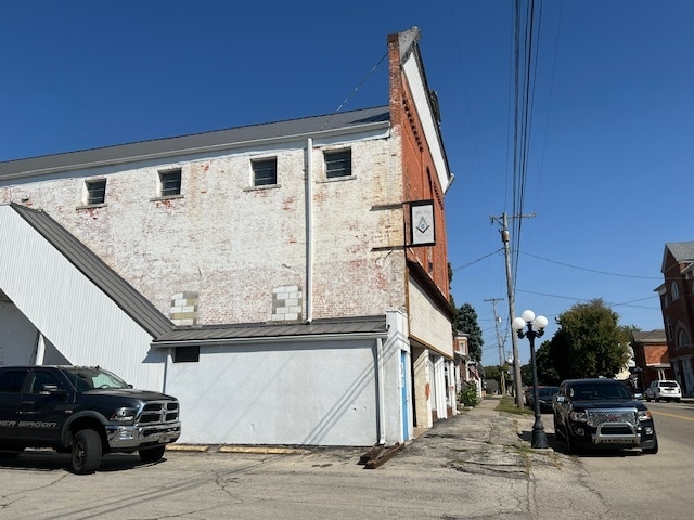 More Photos Of 6 N Limestone St, Jamestown Storefront For Sale