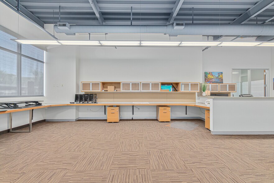 More Photos Of 4650 E Cotton Center Blvd, Phoenix Office For Lease