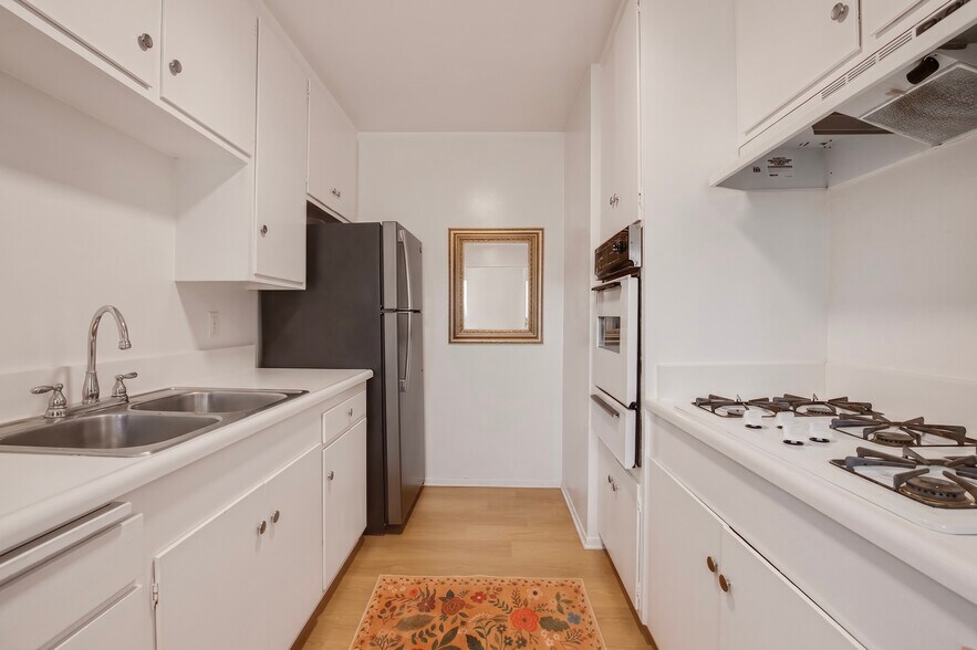 More Photos Of 3444 Emerald St, Torrance Apartments For Sale