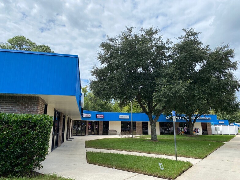 Primary Photo Of 2561-2575 County Road 220, Middleburg Unknown For Lease