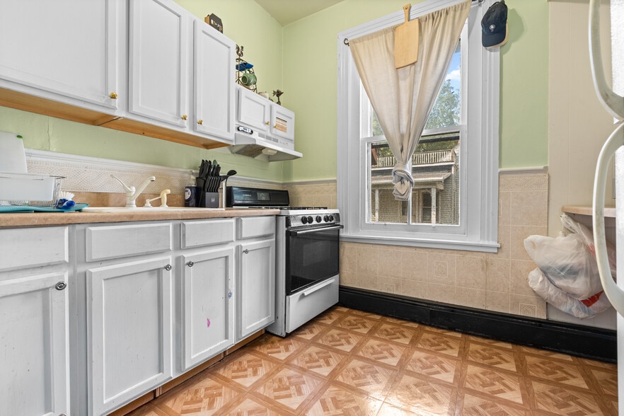 More Photos Of 700 Cattell St, Easton General Retail For Sale