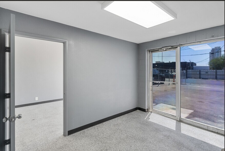 More Photos Of 2120 Highland Ave, Las Vegas Manufacturing For Lease
