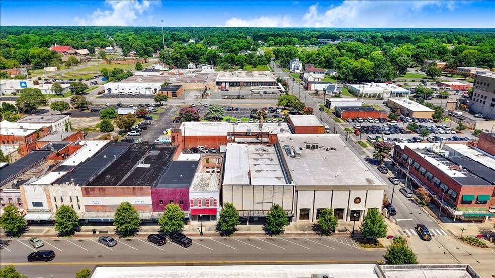 More Photos Of 111 N Queen St, Kinston Storefront For Sale