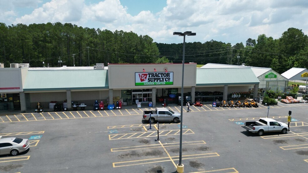 More Photos Of 1129 Ogeechee rd, Savannah General Retail For Lease