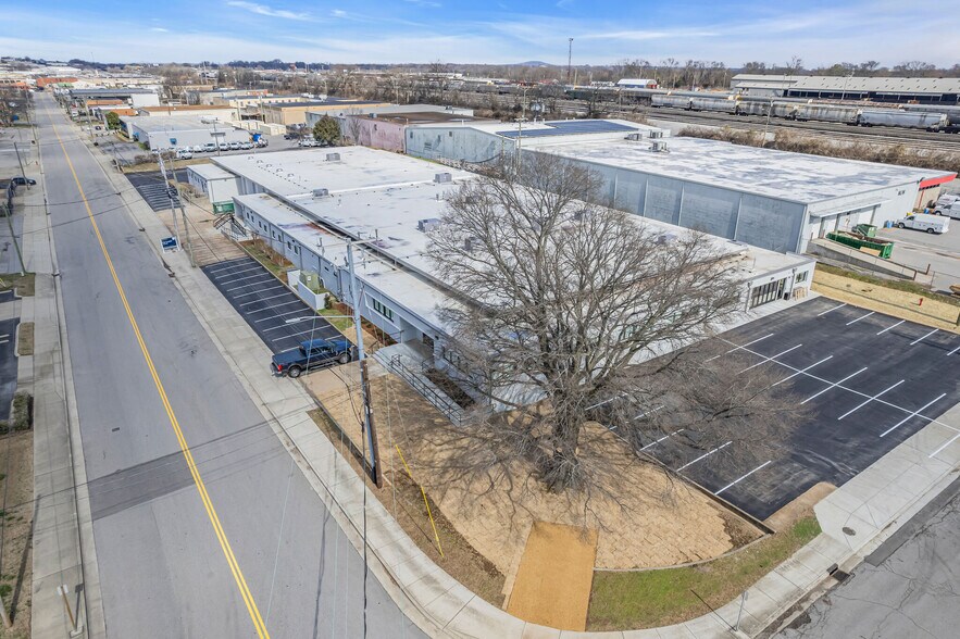 More Photos Of 2960 Foster Creighton, Nashville Distribution For Lease