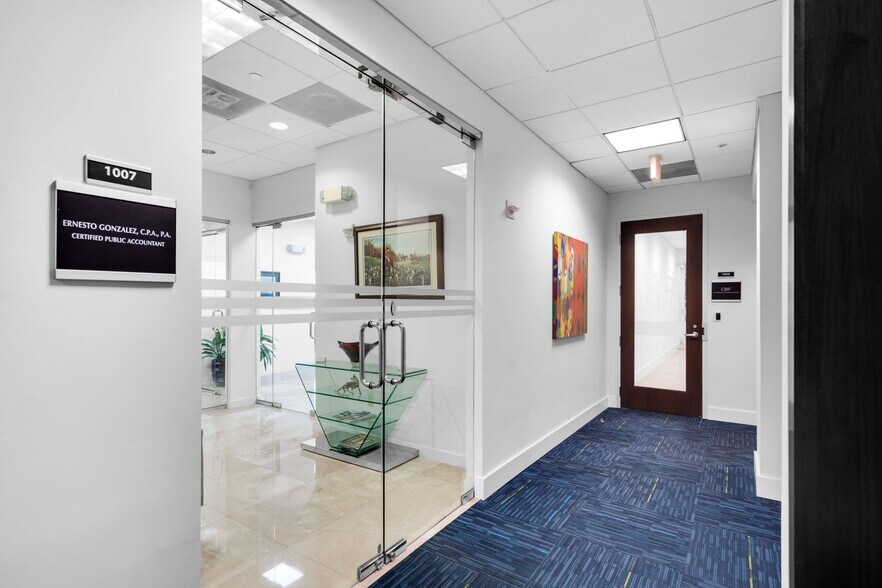 More Photos Of 2020 Ponce De Leon Blvd, Coral Gables Office For Sale