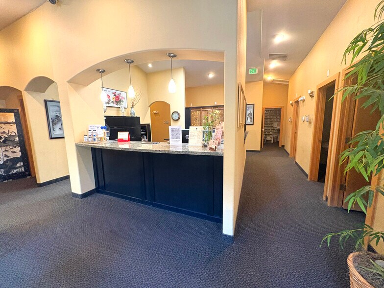More Photos Of 5 Cook St, Denver Medical For Lease