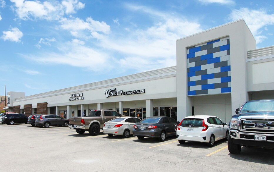 More Photos Of 11301-11329 Katy Fwy, Houston General Retail For Sale