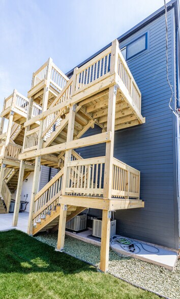 More Photos Of 6050 Eberhart ave, Chicago Apartments For Sale