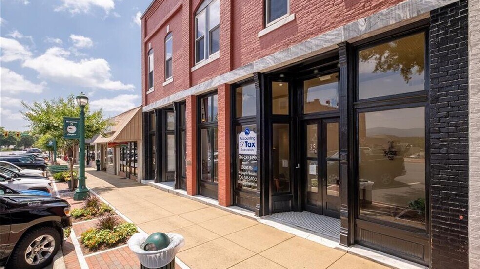 More Photos Of 35 N Main St, Jasper Loft Creative Space For Lease