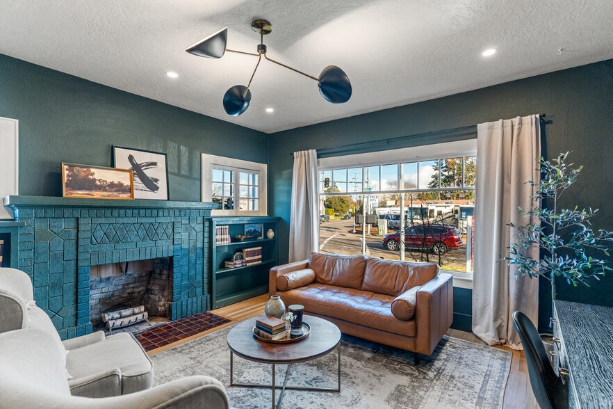 More Photos Of 1191 Capitol St NE, Salem Office For Sale