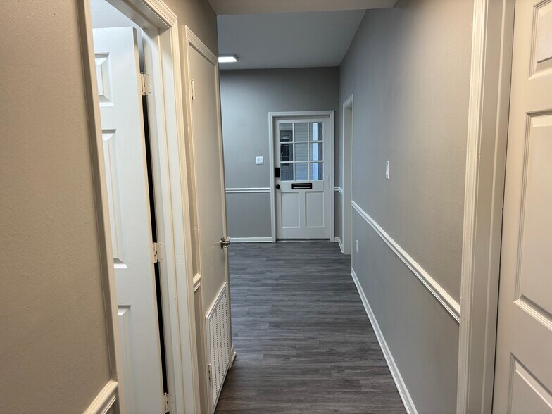 More Photos Of 5627 Superior Dr, Baton Rouge Office For Sale