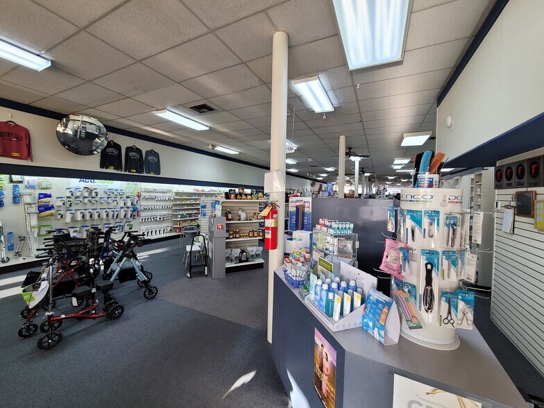 More Photos Of 302 N Main St, Rushville Storefront Retail Office For Sale