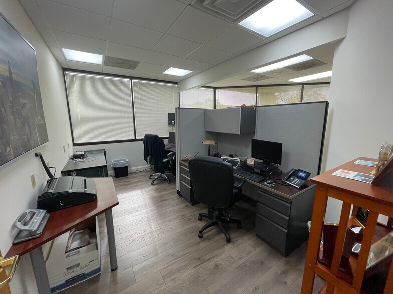 More Photos Of 28163 US Hwy 19 N, Clearwater Office For Lease