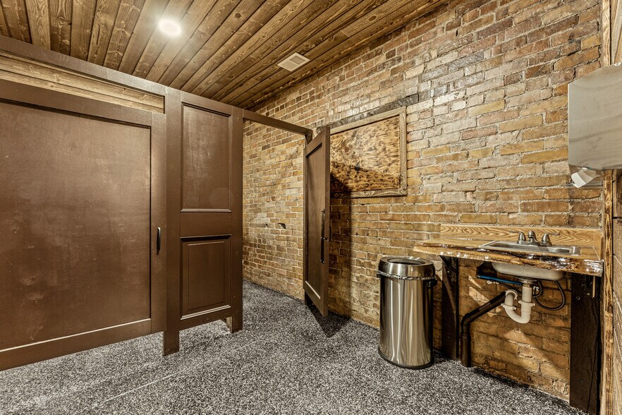 More Photos Of 908 Market St, Beaver Religious Facility For Sale