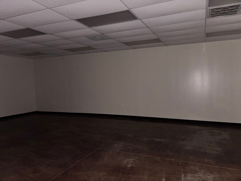 More Photos Of 1610 E Tyler St, Harlingen Unknown For Lease