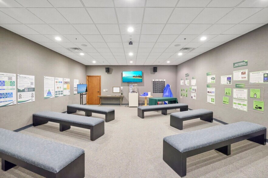 More Photos Of 425 W Water St, Appleton Office For Lease