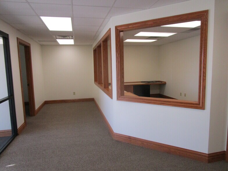 More Photos Of 1807 E Mary St, Garden City Office For Lease
