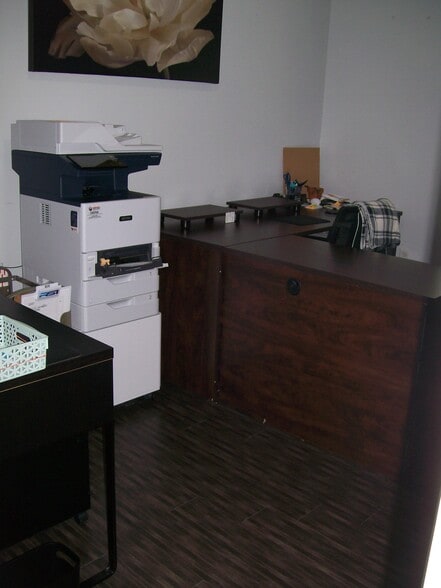 More Photos Of 337 N Fern Creek Ave, Orlando Office For Sale
