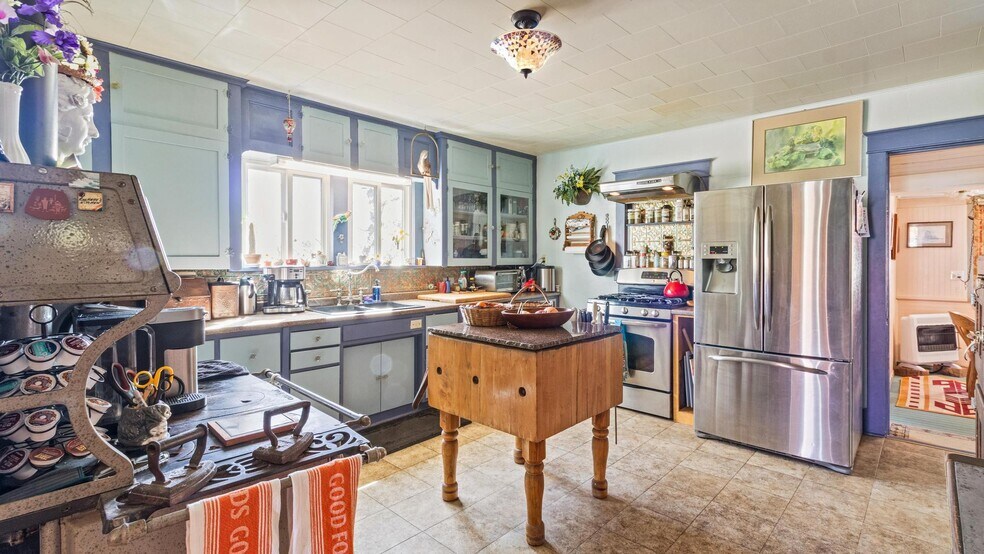 More Photos Of 295 N Main St, Glendale Hospitality For Sale