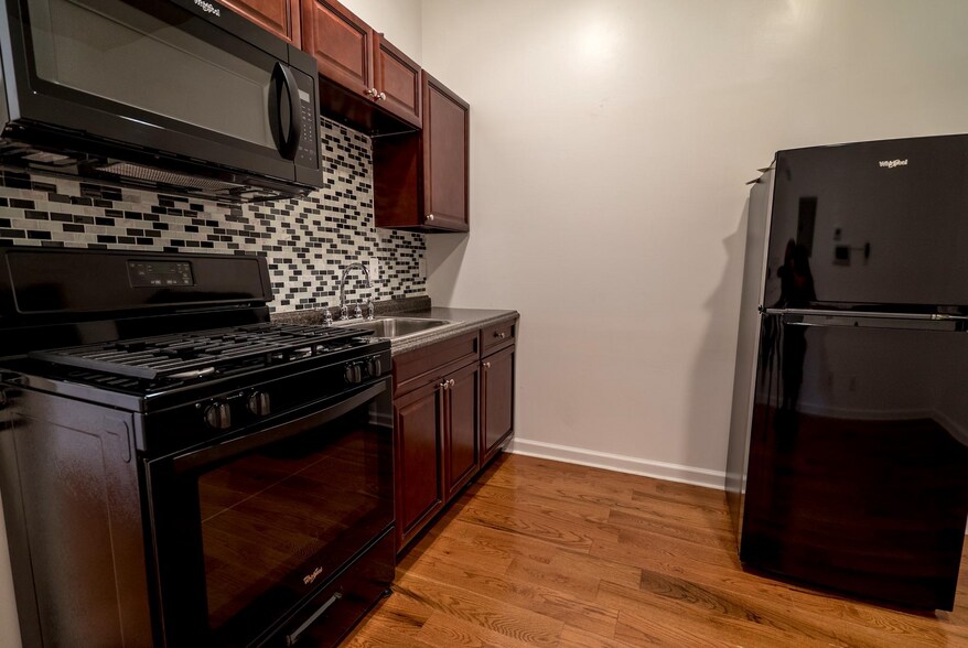 More Photos Of 825 N 41st St, Philadelphia Apartments For Sale