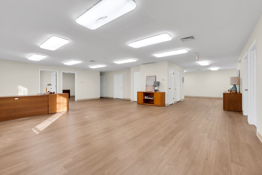 More Photos Of 1 Bethany Rd, Hazlet Office For Lease