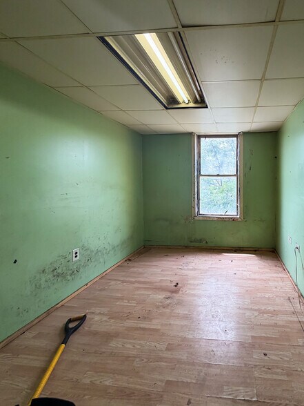 More Photos Of 3935 S Kedzie Ave, Chicago Storefront Retail Residential For Sale