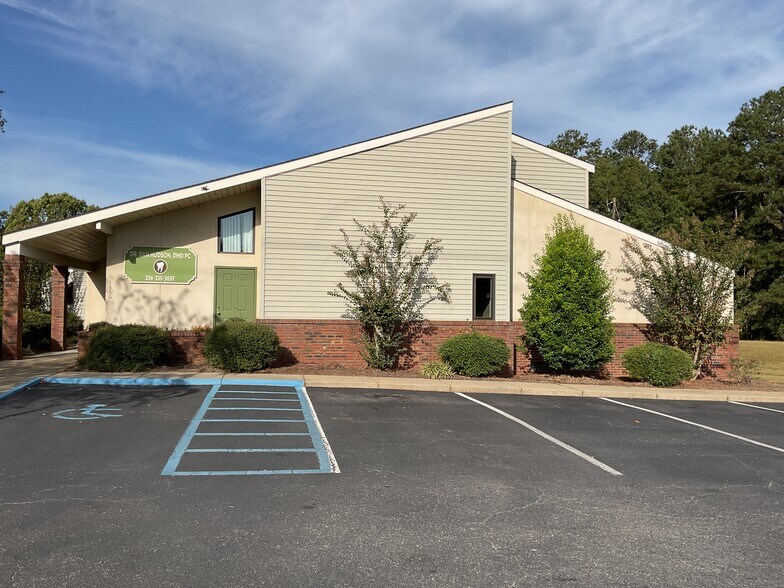 Primary Photo Of 1666 S Forest Ave, Luverne Medical For Sale