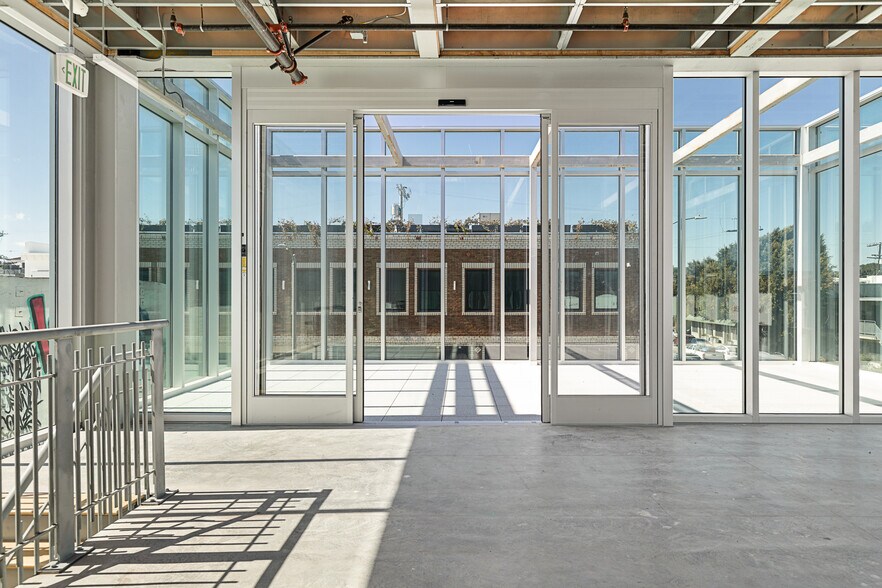 More Photos Of 78 Market, Venice Restaurant For Lease