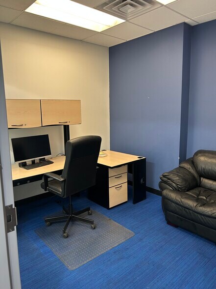 More Photos Of 1028 Park Ave W, Denver Office For Sale