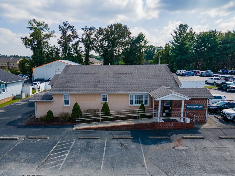 More Photos Of 1400 Willow St, Manchester Office Residential For Sale